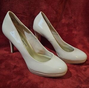 Christian Siriano Beige Patent Faux Leather-Size 8